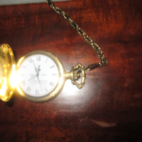 Sutton Time Statue of Liberty Commemorative Pocket Watch - Picture 2 of 4